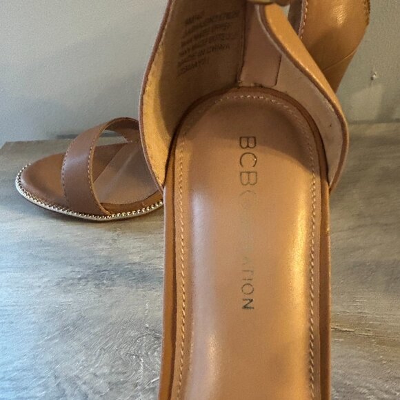 Size 9 BCBGeneration Open Toe Heels - Picture 3 of 4